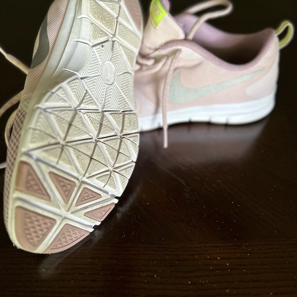 Pretty light pink Nike tennis shoes. - Picture 5 of 6